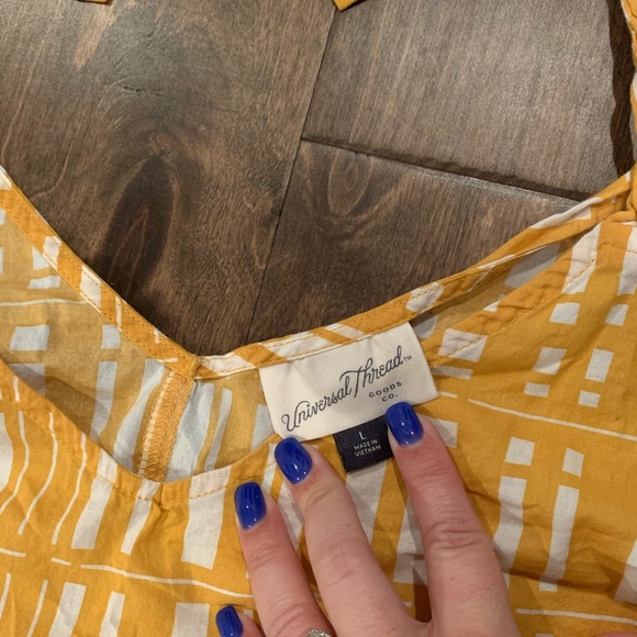 Universal Threads Top - Picture 2 of 2